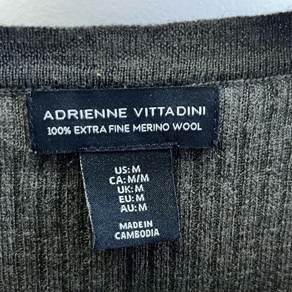 ⬇️$45 Adrienne Vittadini green 100% extra fine merino wool  sweater size M - Picture 3 of 5